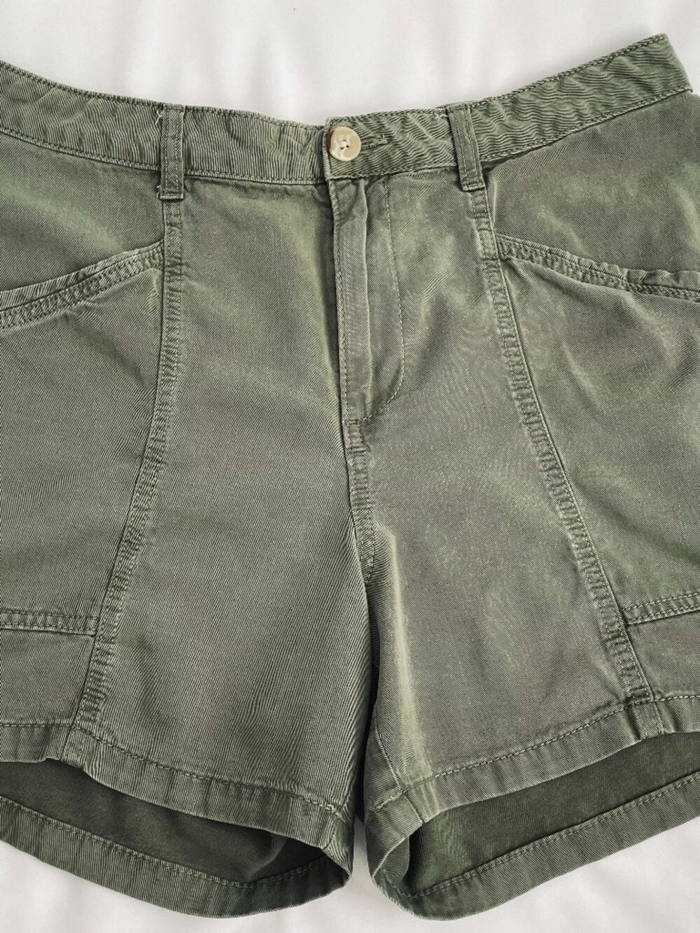 Olive Green Casual Shorts – Size L